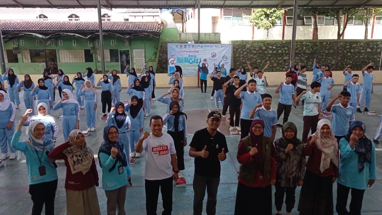 Cegah Stunting dan TBC, Siswa SMAN 1 Sigaluh Ikuti Gerakan Aksi Bergizi